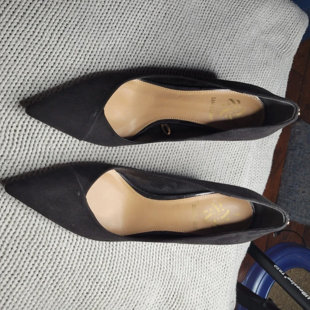 Sam & Libby Black Faux Suede Pointed Toe Flared Kitten Heel Pumps Womens 9